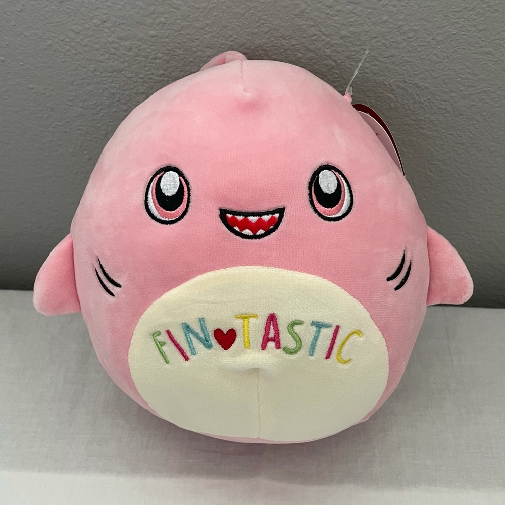 💕 Squishmallow 8" Selene the Pink Shark - Valentine's Day
